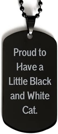 Biraz Siyah Beyaza Sahip Olmaktan gurur duyuyorum. Siyah Köpek Etiketi, Siyah ve Beyaz Kedi Kazınmış Kolye Kolye, Siyah ve